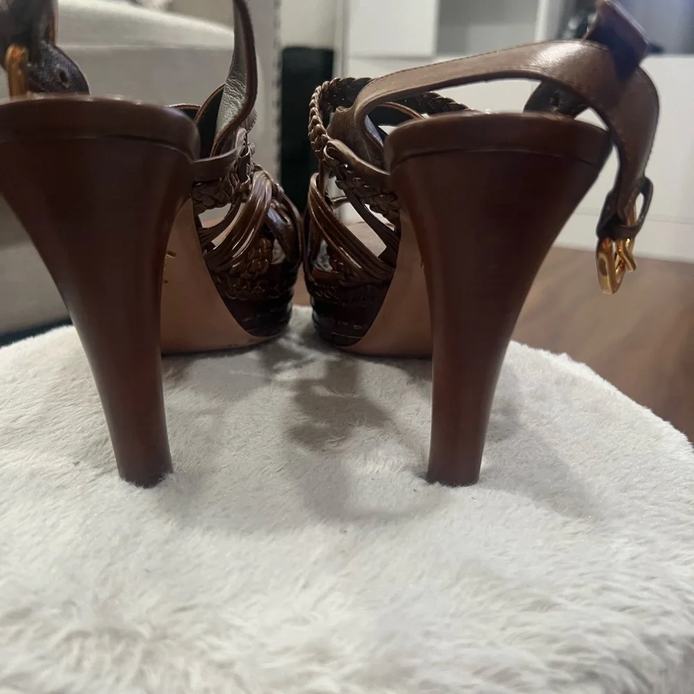 Prada - Picture 4 of 13